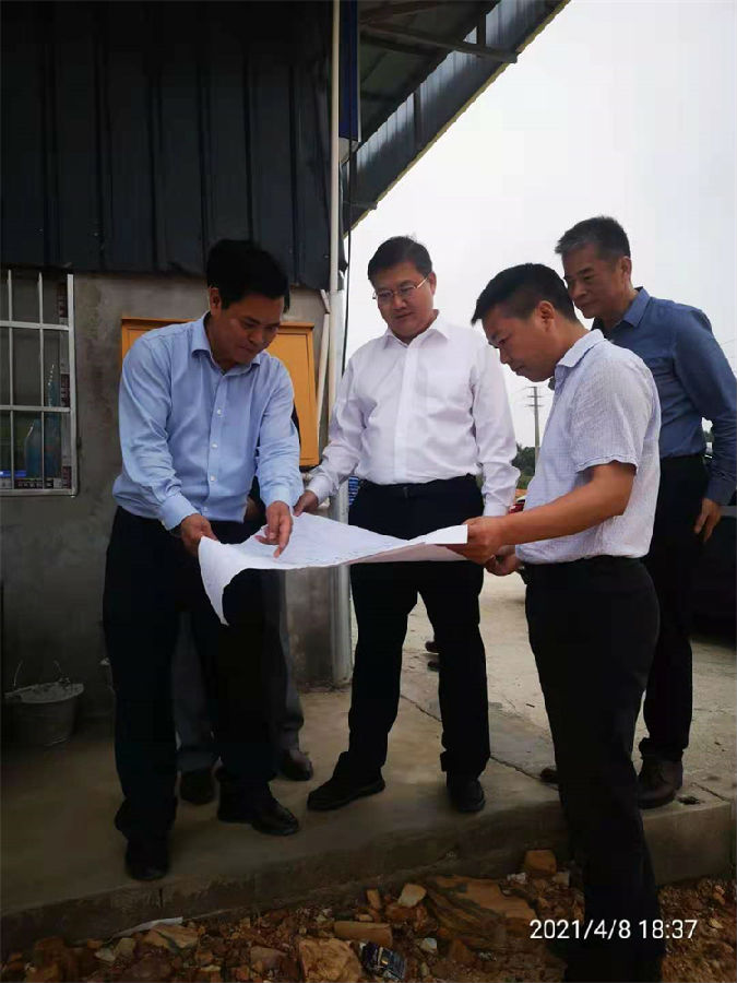 2021年4月8日-钦州市委常委、统战部部长李开创在那丽园区调研2.jpg
